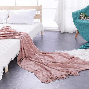 Knitted Throw Blanket With Tassels