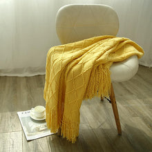 Load image into Gallery viewer, Knitted Throw Blanket With Tassels
