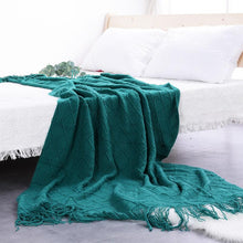 Load image into Gallery viewer, Knitted Throw Blanket With Tassels
